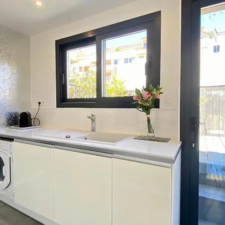 Les Toits Du Soleil: Luxury With Terraces And Jacuzzi In Cannes