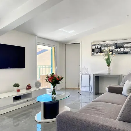 Apartment Les Toits Du Soleil: Luxury With Terraces And Jacuzzi In *